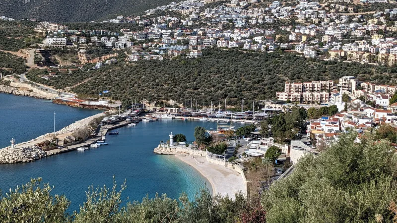 KAŞ: AKDENİZ’İN YÜKSELEN DEĞERİ – GAYRİMENKUL YATIRIMINDA NEDEN KAŞ’I SEÇMELİSİNİZ?