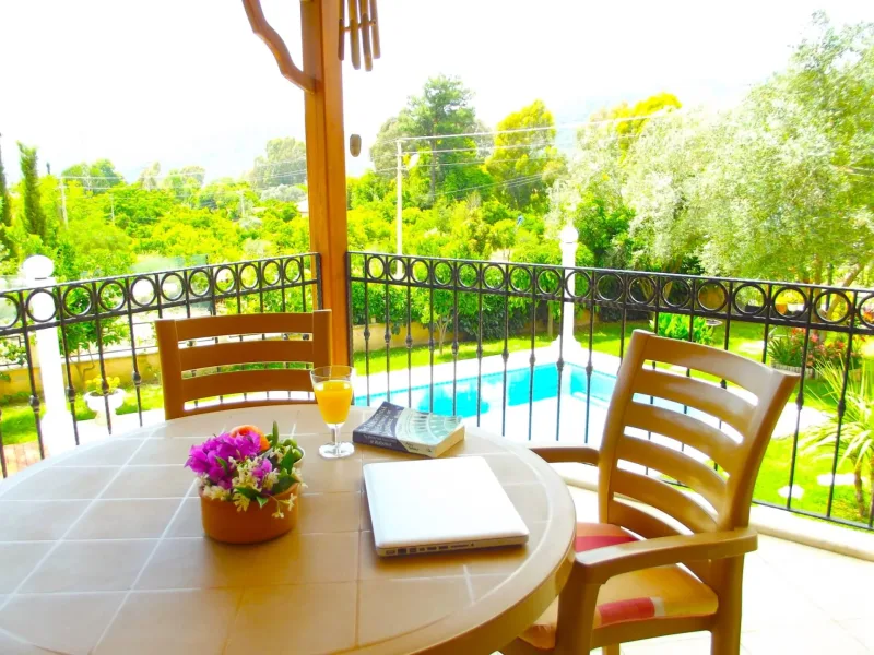 Göcek Müşterek Havuzlu Villa – Balkon, Havuz Manzaralı