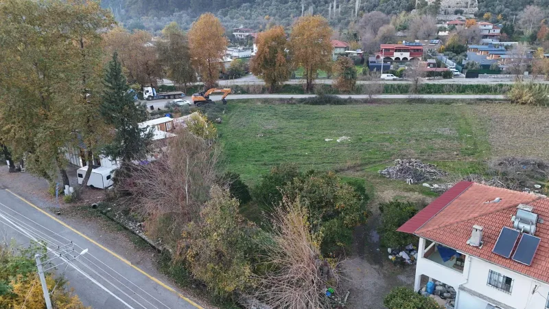 Göcek İnlice'de Ana Yol Kenarında Kiralık Ticari Arsa – Arsanın Vadi İçindeki Konumu