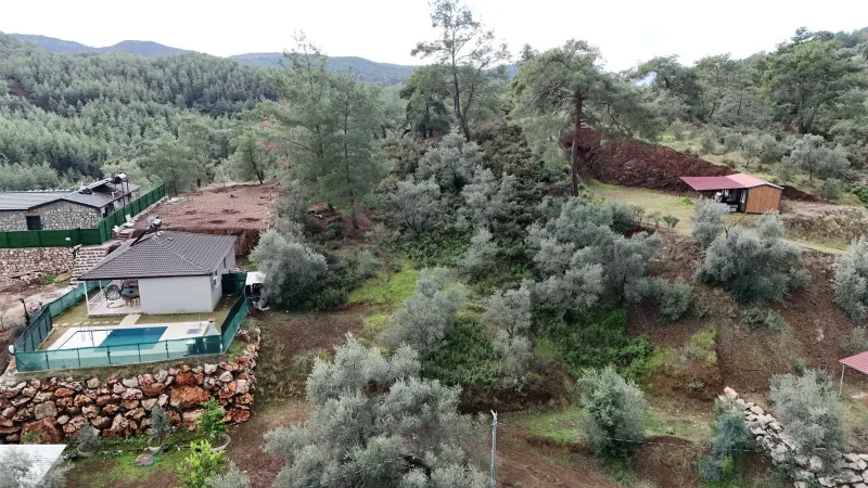 İnlice'de Doğa İçinde 928 m² Satılık Zeytinlik Arsa