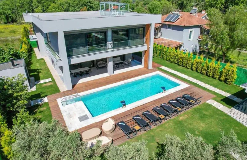 İnlice'de Sauna, Hamam ve Jakuzili Denize Yakın Kiralık Lüks Villa