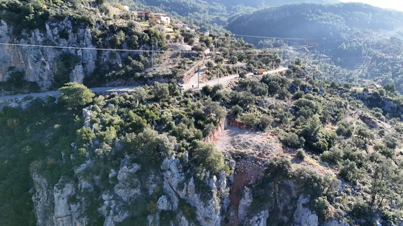 Gökçeovacık Çırtmek'te Doğa Manzaralı Satılık 1.418 m² Arazi
