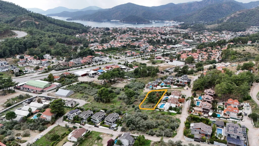GÖCEK'TE MUHTEŞEM DENİZ MANZARALI İMARLI ARSA - Fotoğraf 13