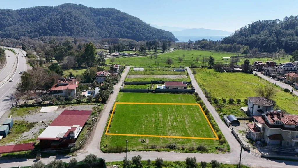 İNLİCE'DE DENİZE YAKIN SATILIK 2000 METRE KARE ARSA