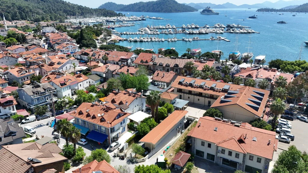 FETHİYE GÖCEK ÇARŞI'DA SATILIK BİNA