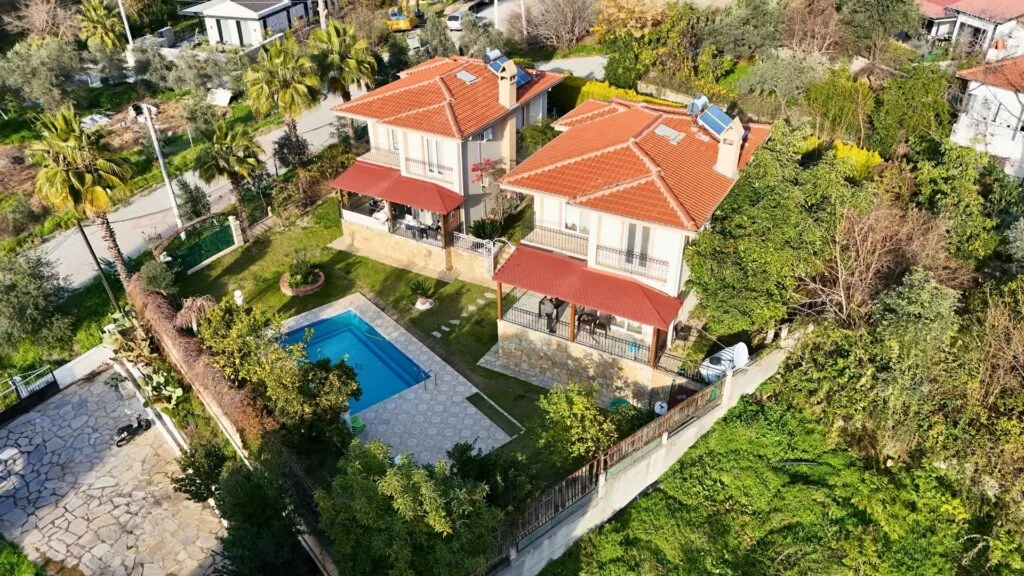 GÖCEK'TE MERKEZE YAKIN KİRALIK 4+1 MÜŞTEREK HAVUZLU VİLLA - Fotoğraf 29