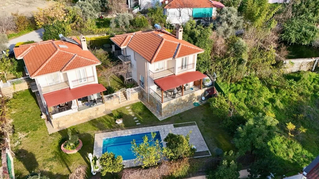 GÖCEK'TE MERKEZE YAKIN KİRALIK 4+1 MÜŞTEREK HAVUZLU VİLLA - Fotoğraf 30