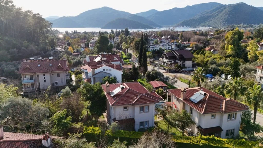 GÖCEK'TE MERKEZE YAKIN KİRALIK 4+1 MÜŞTEREK HAVUZLU VİLLA - Fotoğraf 31